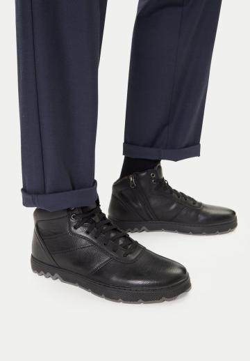 Ботинки на шнуровке