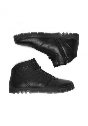 Ботинки на шнуровке