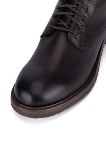 Ботинки на шнуровке