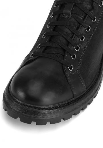 Ботинки на шнуровке