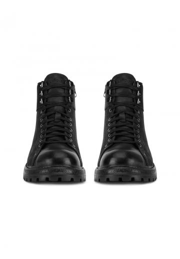 Ботинки на шнуровке