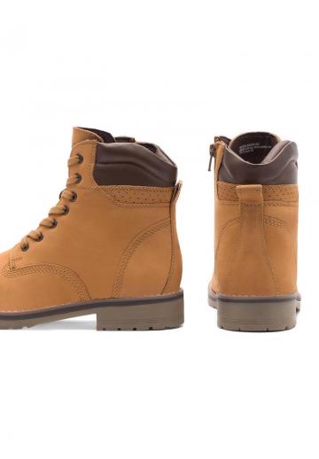 Ботинки на шнуровке