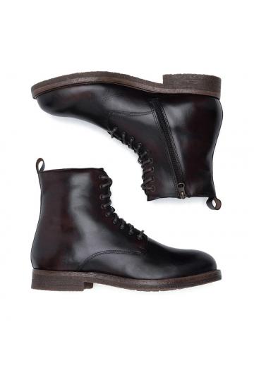 Ботинки на шнуровке