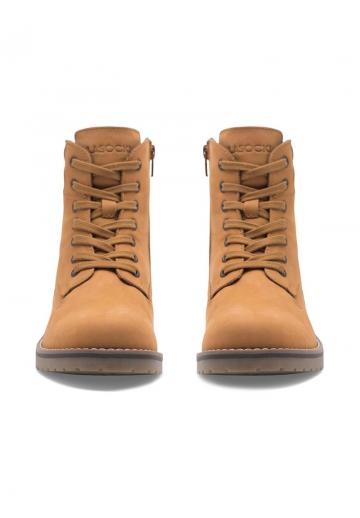 Ботинки на шнуровке