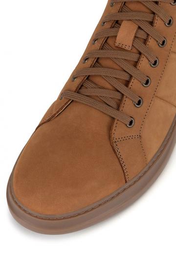 Ботинки на шнуровке