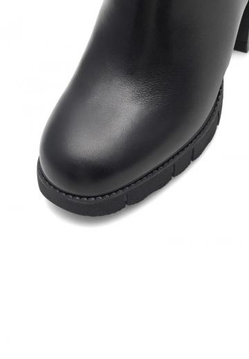 Высокие сапоги