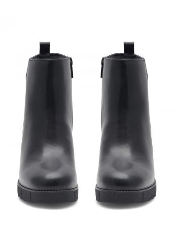 Высокие сапоги