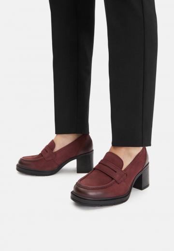 Туфли с высоким носом