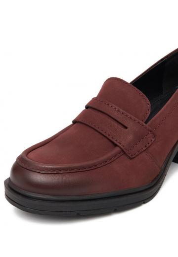 Туфли с высоким носом