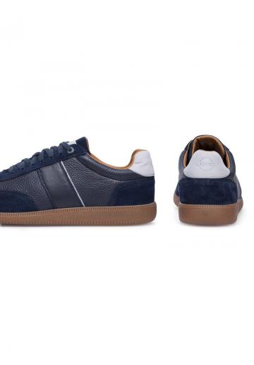 Ботинки на шнуровке