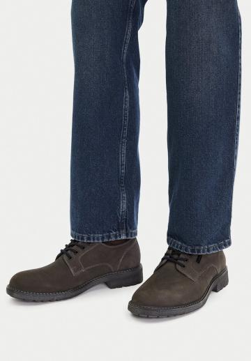 Ботинки на шнуровке