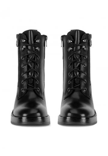 Высокие сапоги