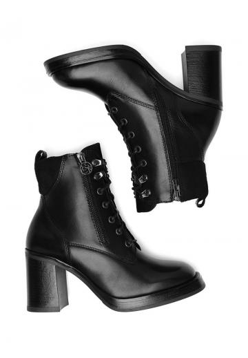 Высокие сапоги