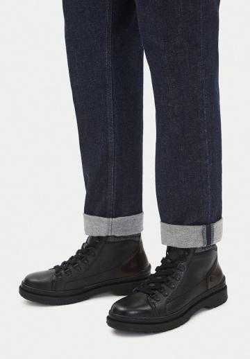 Ботинки на шнуровке