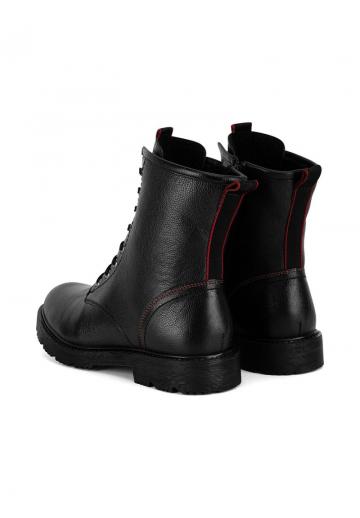 Ботинки на шнуровке