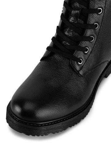 Ботинки на шнуровке