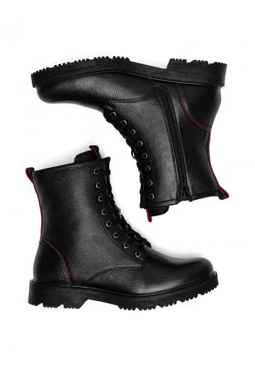 Ботинки на шнуровке