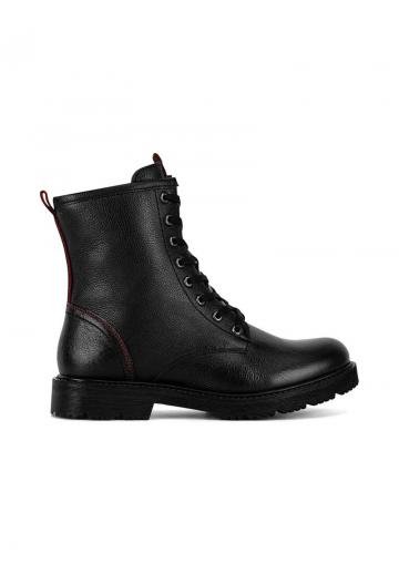 Ботинки на шнуровке