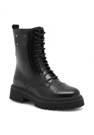 Ботинки на шнуровке