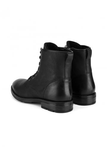 Ботинки на шнуровке