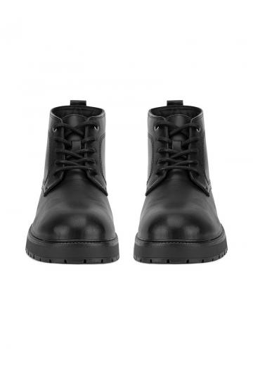 Ботинки на шнуровке