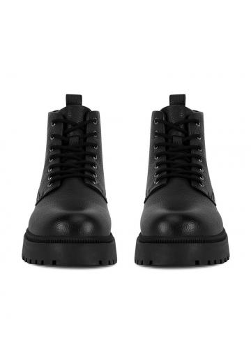 Ботинки на шнуровке