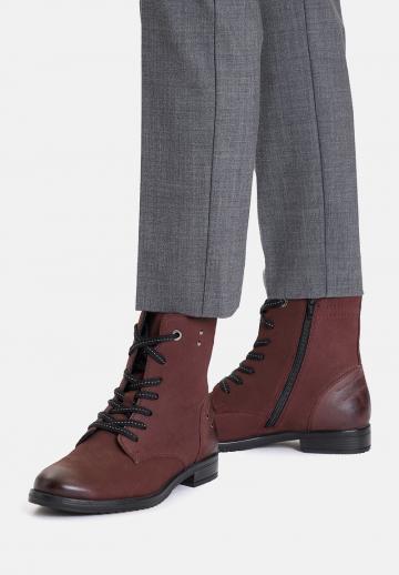 Ботинки на шнуровке