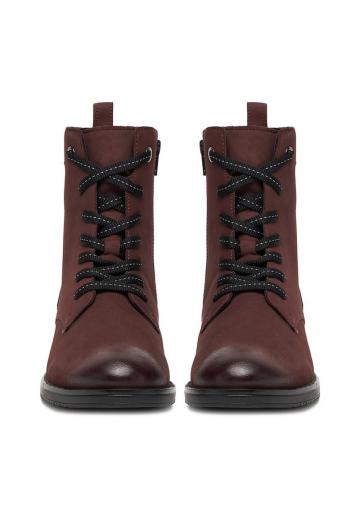 Ботинки на шнуровке