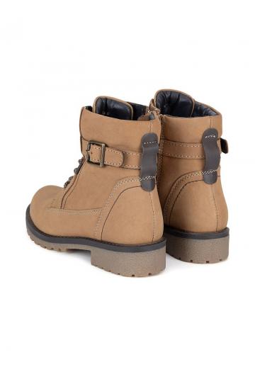 Ботинки на шнуровке