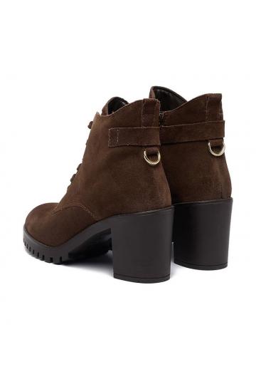 Ботинки на шнуровке