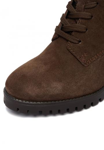 Ботинки на шнуровке