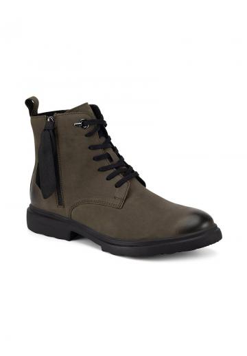 Ботинки на шнуровке