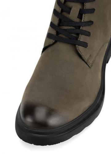 Ботинки на шнуровке