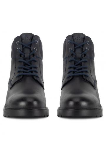 Ботинки на шнуровке