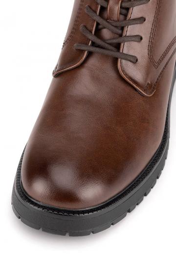 Ботинки на шнуровке