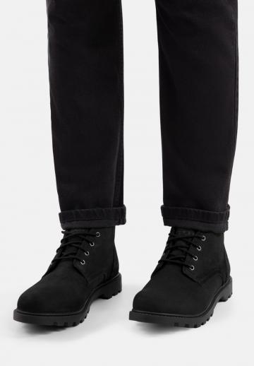 Ботинки на шнуровке