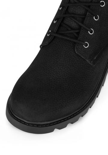 Ботинки на шнуровке