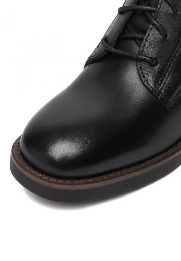 Ботинки на шнуровке