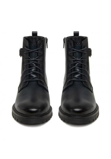 Ботинки на шнуровке