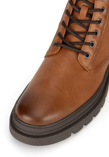 Ботинки на шнуровке