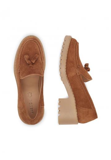 Туфли с высоким носом