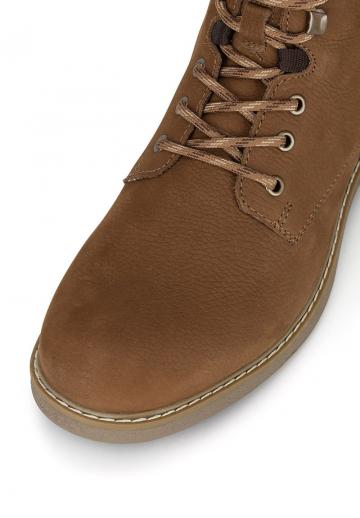 Ботинки на шнуровке