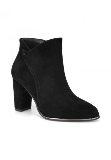 Высокие сапоги