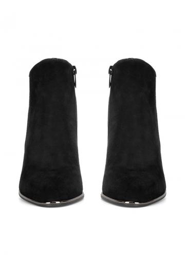 Высокие сапоги