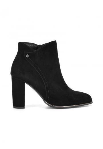 Высокие сапоги