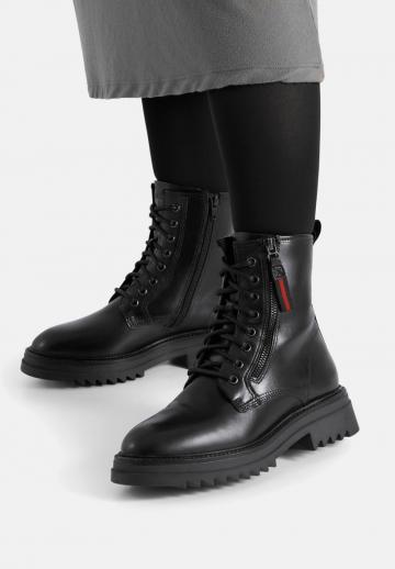 Ботинки на шнуровке
