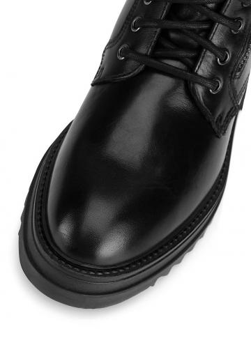 Ботинки на шнуровке