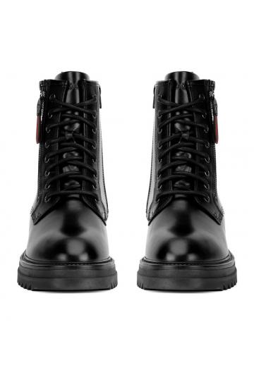 Ботинки на шнуровке