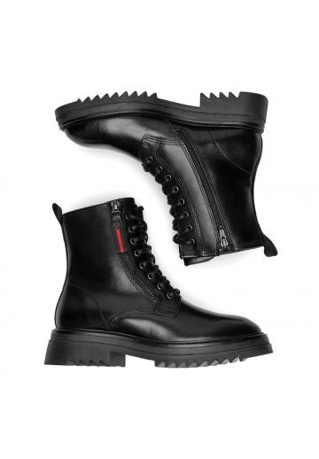 Ботинки на шнуровке