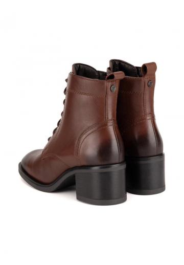 Ботинки на шнуровке